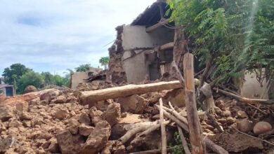 Betul Ki Khabar : जेसीबी से मकान तोड़कर पुश्तैनी जमीन पर कब्जा करने का आरोप